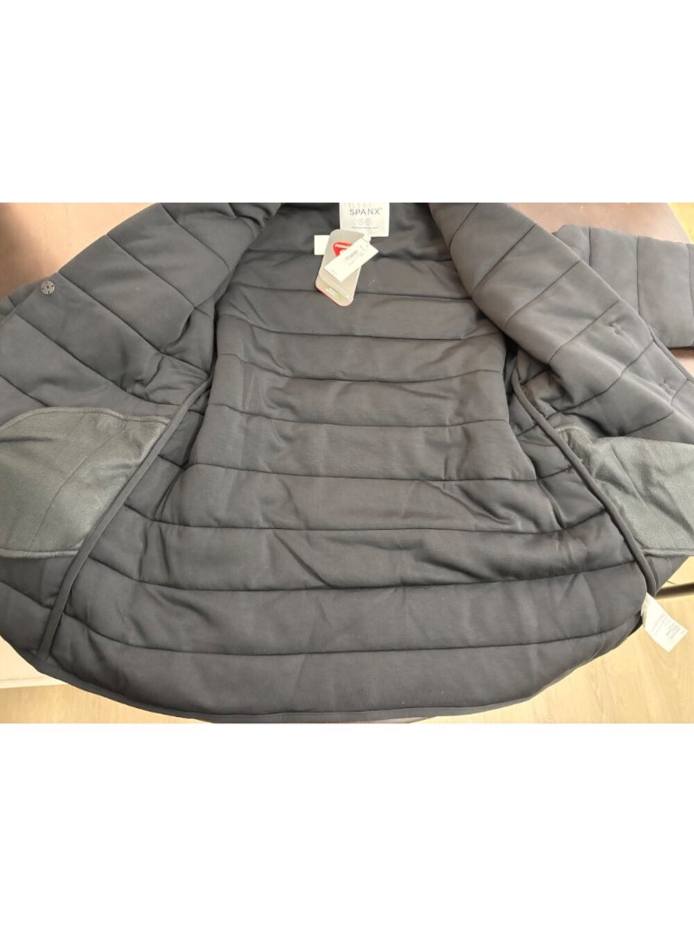 NEW Spanx Air Essentials Puffssentials Coat Very Black Belted Insulated Small - Picture 8 of 8